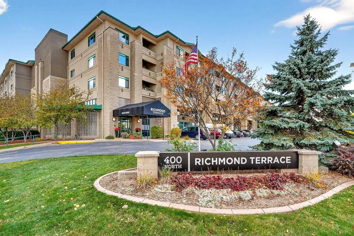 400 N RICHMOND STREET, Appleton, WI 54911 - #1