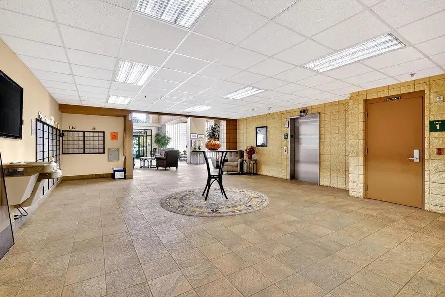 400 N RICHMOND STREET, Appleton, WI 54911 - #3