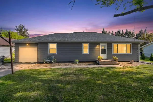 2715 W 1ST AVENUE, Appleton, WI 54914