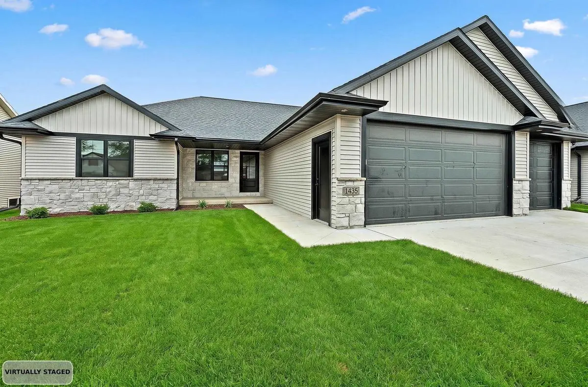 1435 CROSSROADS DRIVE, De Pere, WI 54115 - #1