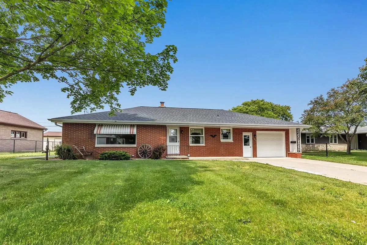 1107 MAIN STREET, Luxemburg, WI 54217 - #1