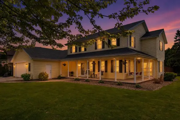 1079 GRASSY PLAINS DRIVE, Neenah, WI 54956