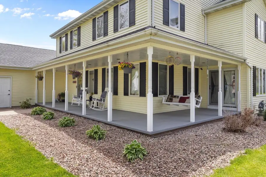 1079 GRASSY PLAINS DRIVE, Neenah, WI 54956 - #3
