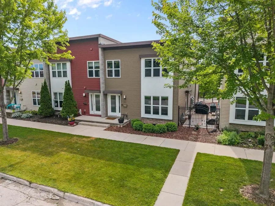 312 N VAN BUREN STREET, Green Bay, WI 54301 - #2
