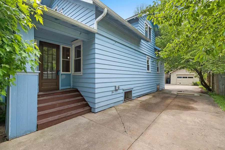 579 OAK STREET, Neenah, WI 54956 - #2