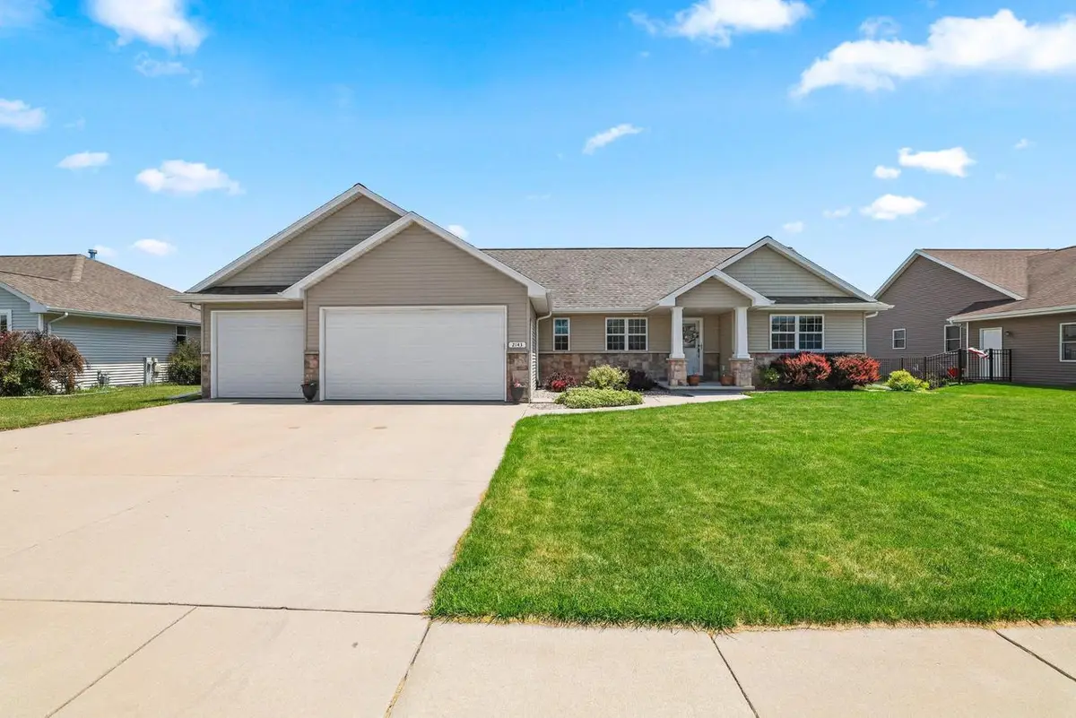2143 W MELCORN CIRCLE, De Pere, WI 54115 - #1