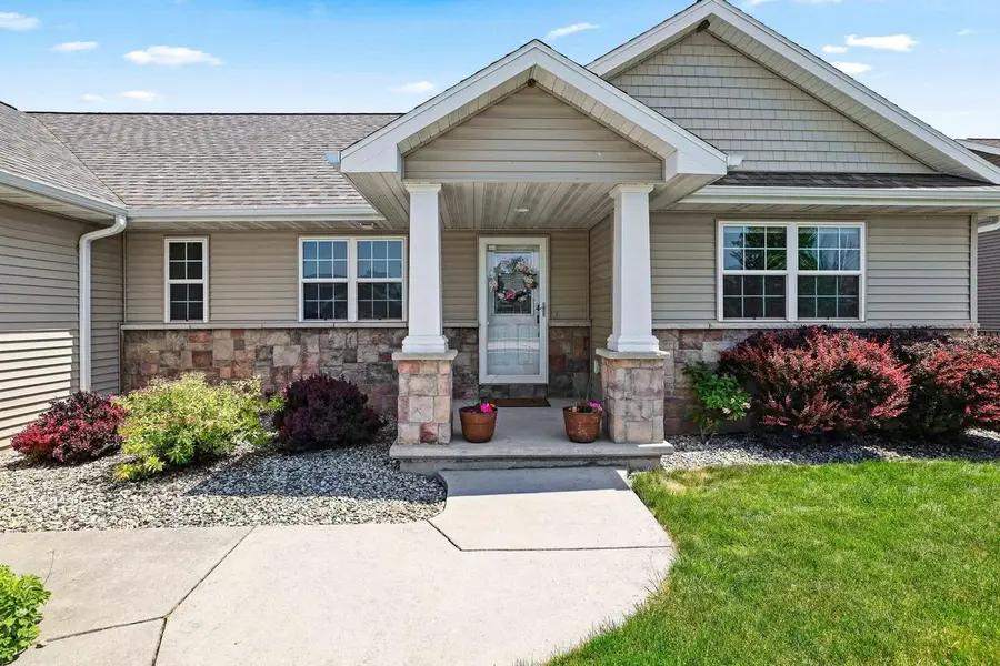 2143 W MELCORN CIRCLE, De Pere, WI 54115 - #3