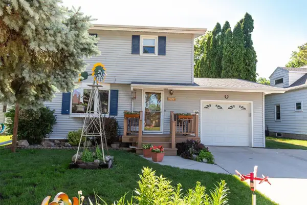 1926 OHIO STREET, Oshkosh, WI 54902