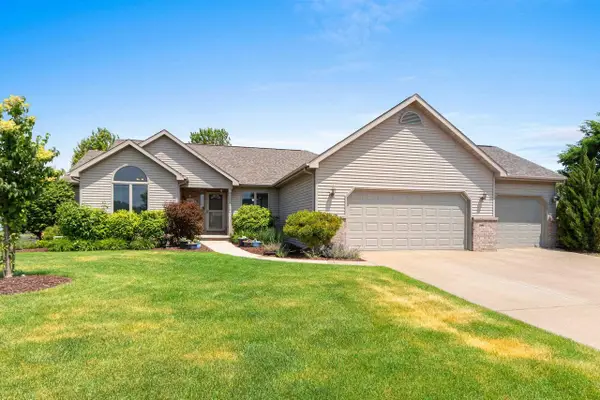 1301 KAMPO DRIVE, Neenah, WI 54956