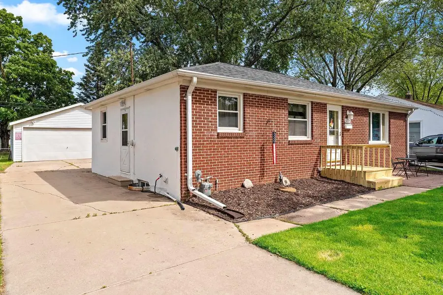1225 REDWOOD DRIVE, Green Bay, WI 54304 - #3