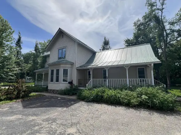 713 E LAKE STREET, Waupaca, WI 54981