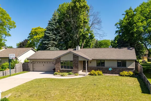 2656 W SUNNYVIEW ROAD, Appleton, WI 54914