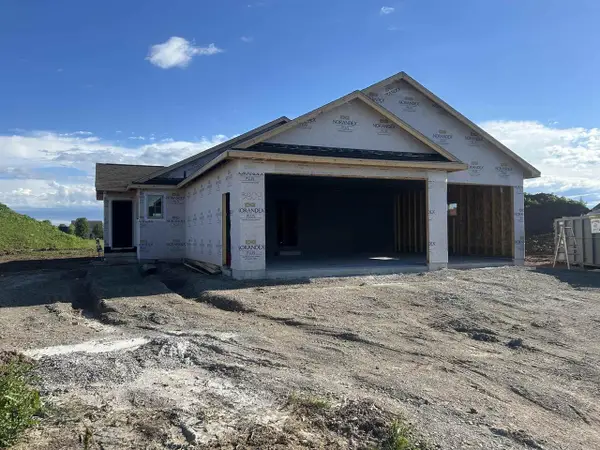3808 E CALLALILLY LANE, Appleton, WI 54913