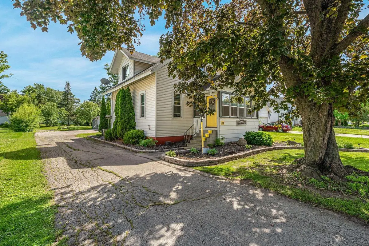 240 E PEARL STREET, Seymour, WI 54165 - #1