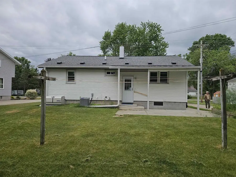 817 HIGH STREET, Wild Rose, WI 54984 - #2