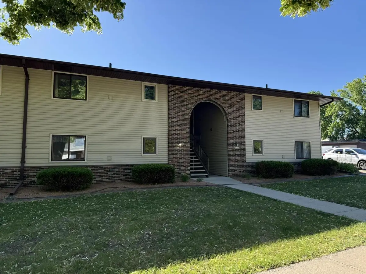1755 MARICOPA DRIVE  #B, Oshkosh, WI 54904 - #1