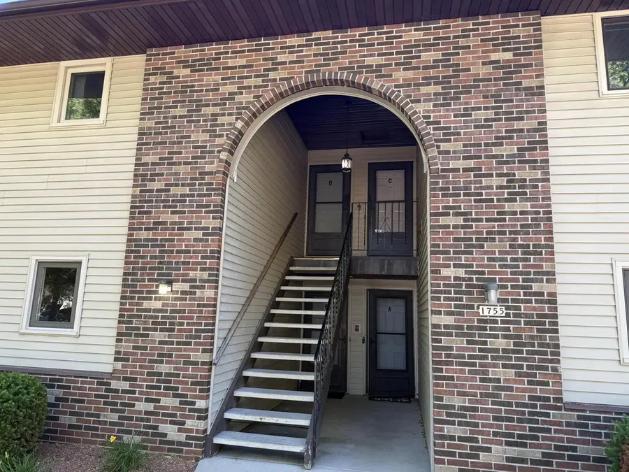 1755 MARICOPA DRIVE  #B, Oshkosh, WI 54904 - #2