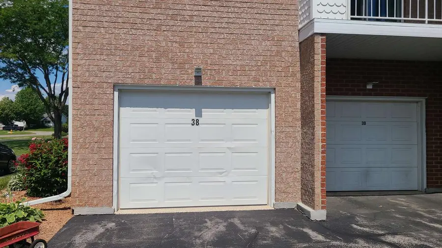 1807 RIDGEWAY DRIVE  #38, De Pere, WI 54115 - #3
