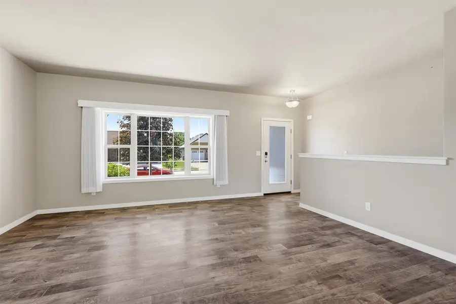 2948 CHRYSTELLA DRIVE, Menasha, WI 54952 - #3