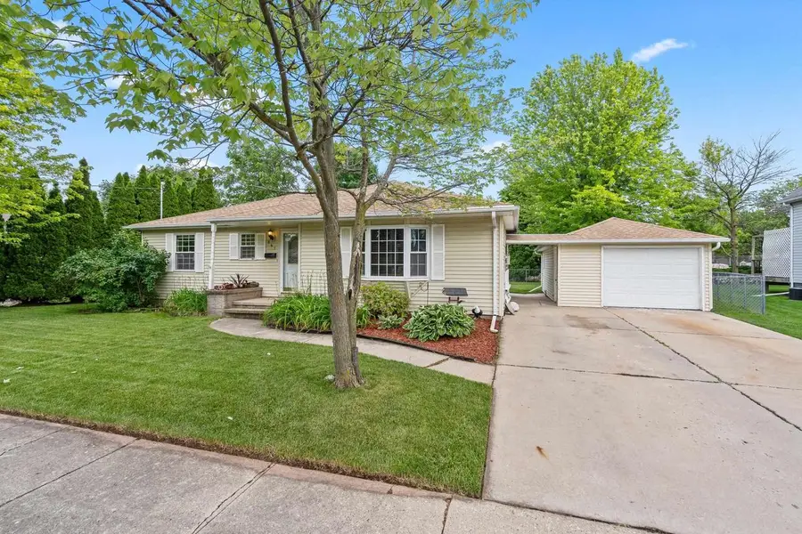 841 SHEBOYGAN STREET, Menasha, WI 54952 - #2