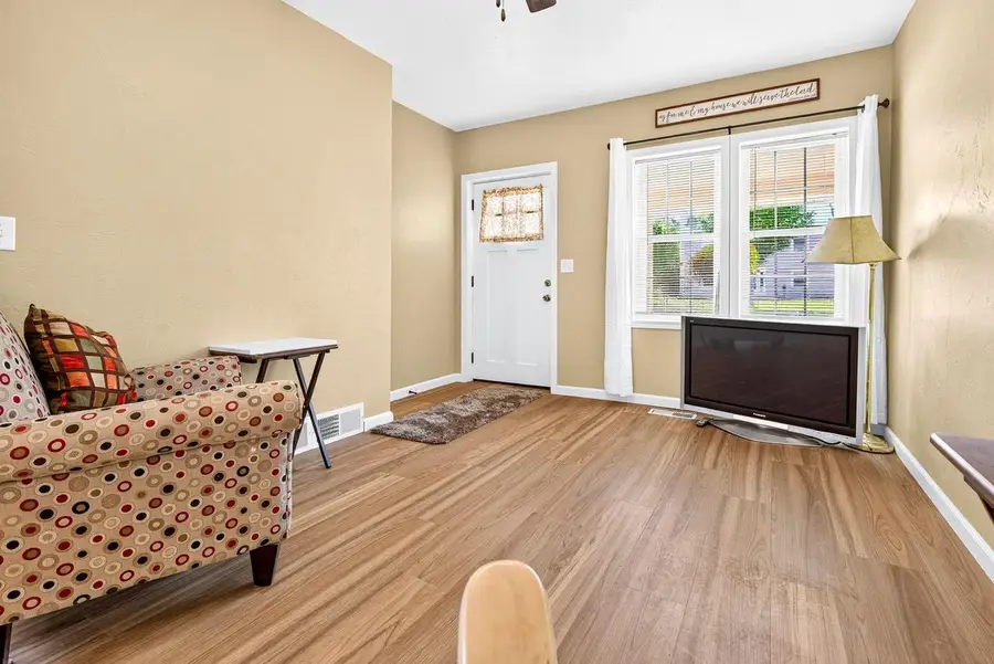 831 S BAIRD STREET, Green Bay, WI 54301 - #3