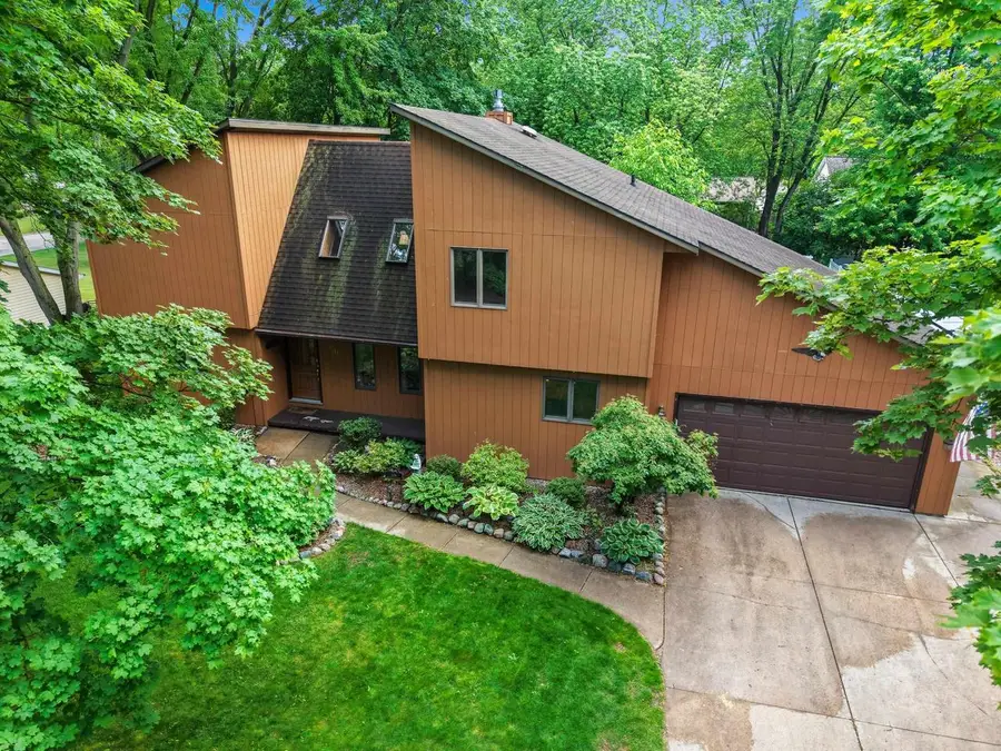 516 E EAGLE TERRACE, Green Bay, WI 54313 - #3