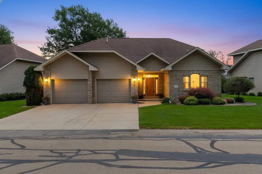 935 BRIGHTON DRIVE, Menasha, WI 54952 - #2