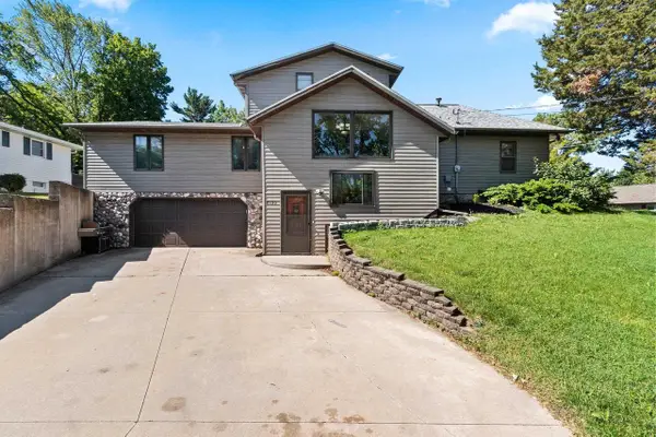 2100 HILLSIDE LANE, Green Bay, WI 54302