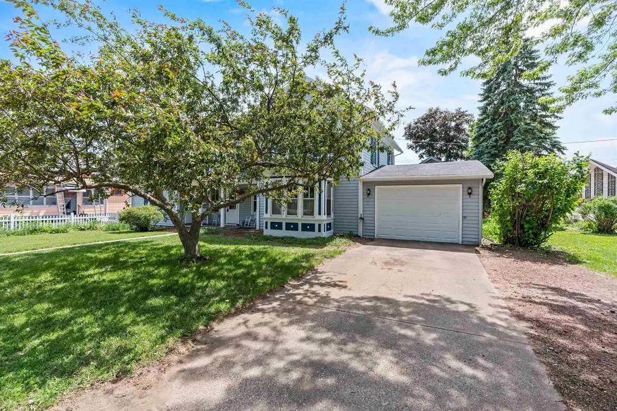 27 9TH STREET, Clintonville, WI 54929 - #3