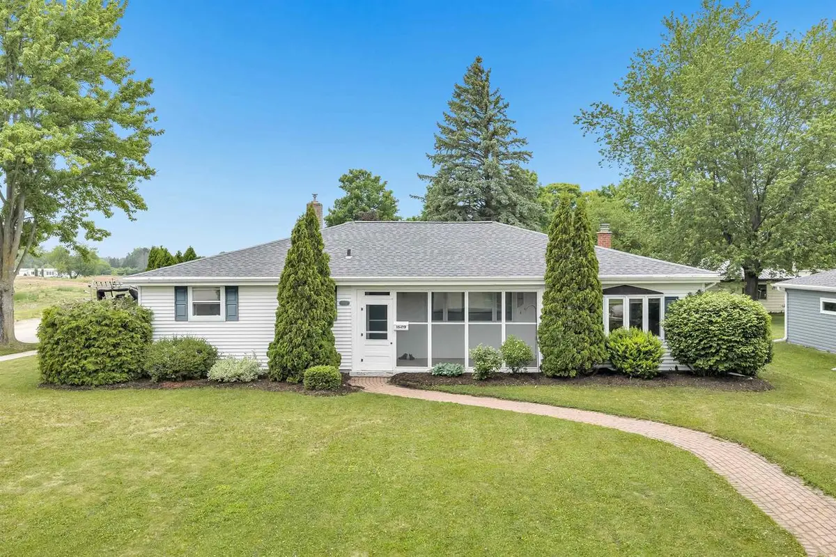 1529 CLARK STREET, Algoma, WI 54201 - #1