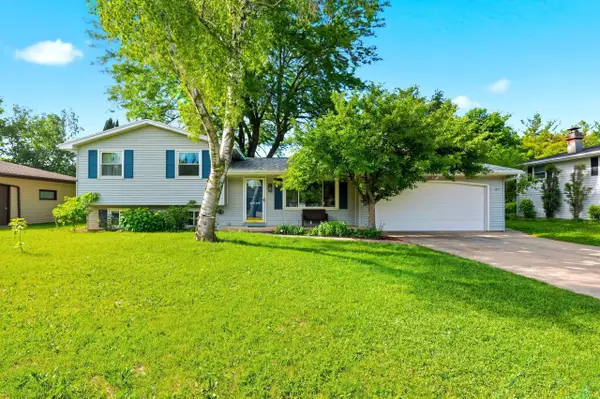 2539 MARY JO DRIVE, Green Bay, WI 54311
