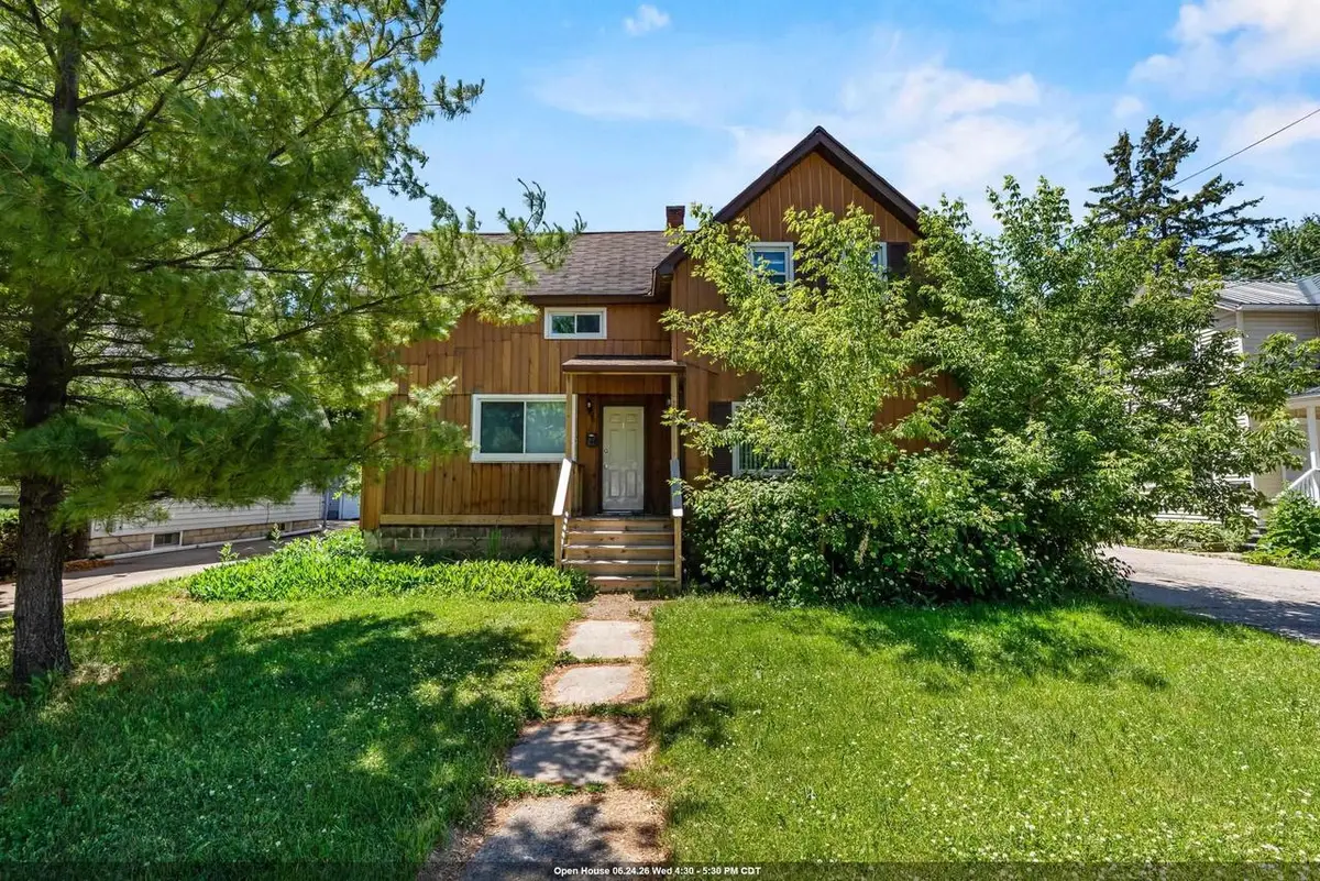 1427 W COLLEGE AVENUE, Appleton, WI 54914 - #1
