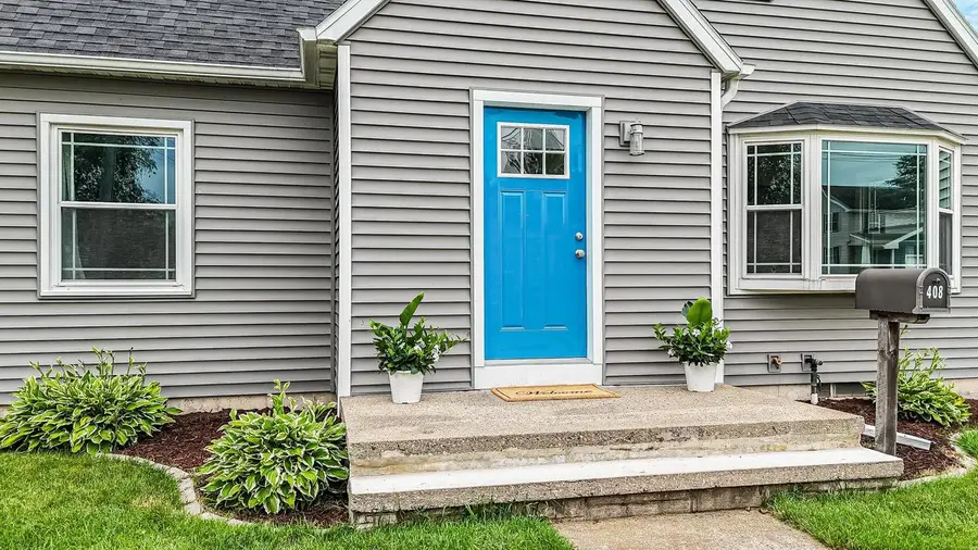 408 W LINCOLN AVENUE, Little Chute, WI 54140 - #2