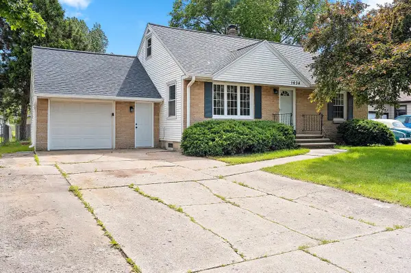 1634 LILAC LANE, Green Bay, WI 54302
