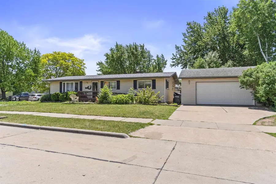 1602 THORNTON DRIVE, Oshkosh, WI 54904 - #2