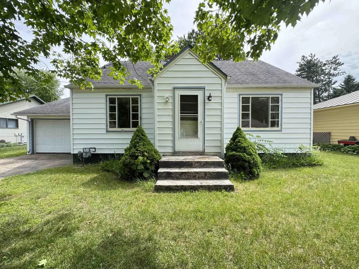 720 E FULTON STREET, Waupaca, WI 54981 - #1
