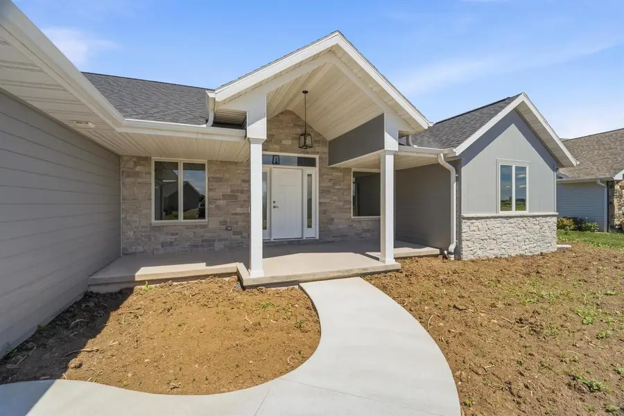 221 KERRIGAN DRIVE, Wrightstown, WI 54180 - #2
