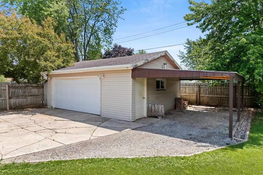 1513 E PLAZA DRIVE, Appleton, WI 54915 - #2