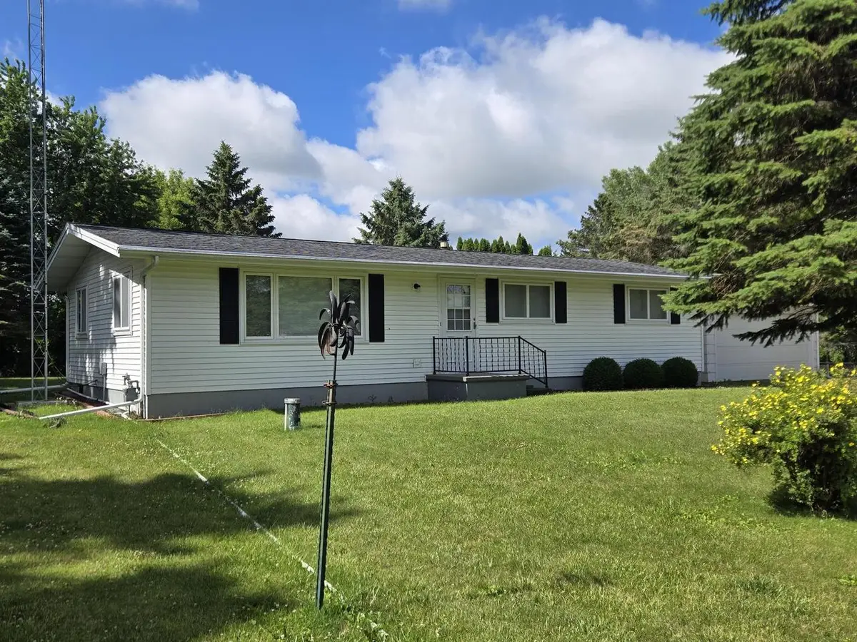 4535 HICKORY HEIGHTS AVENUE, Oshkosh, WI 54904 - #1