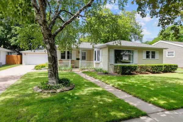 2213 N BENNETT STREET, Appleton, WI 54914