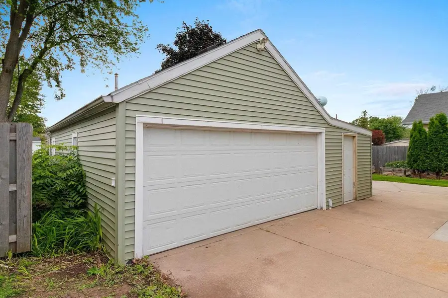 919 MADISON STREET, Little Chute, WI 54140 - #2