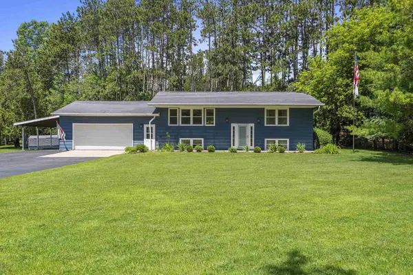 131 DEKARD ROAD, Little Suamico, WI 54141