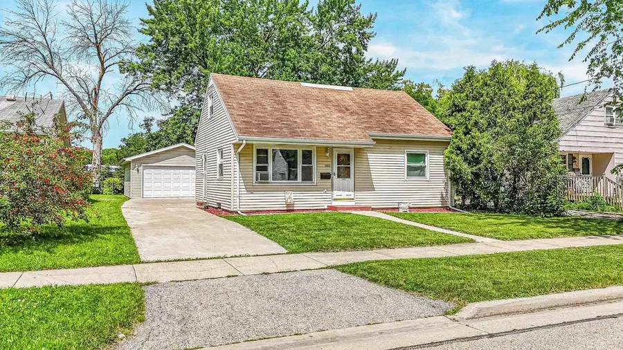 180 DENHARDT AVENUE, Neenah, WI 54956 - #2