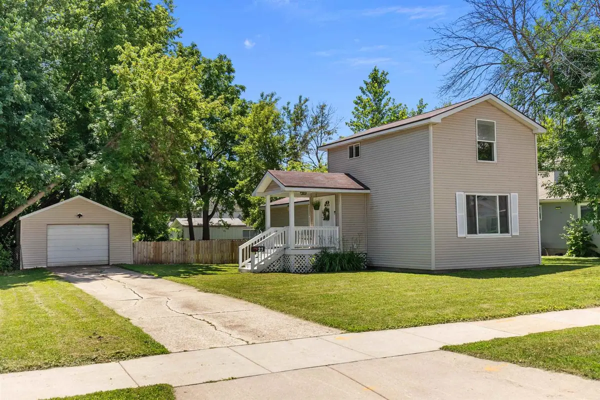 23 W NEVADA AVENUE, Oshkosh, WI 54901 - #1