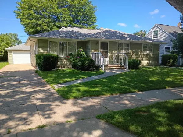 310 S MATTHEW STREET, Kimberly, WI 54136