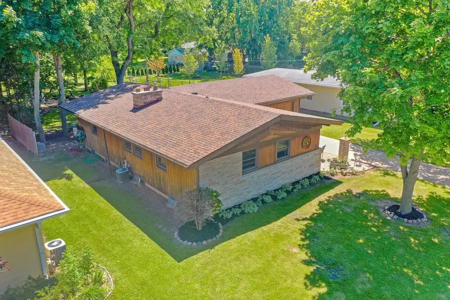 169 W 25TH AVENUE, Oshkosh, WI 54902 - #2