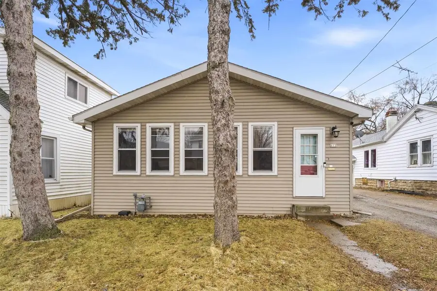613 SHAWANO AVENUE, Oshkosh, WI 54901 - #2