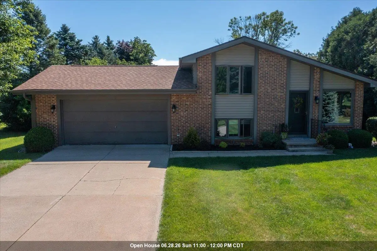 4360 SWALLOW BANKS LANE, Oshkosh, WI 54904 - #1