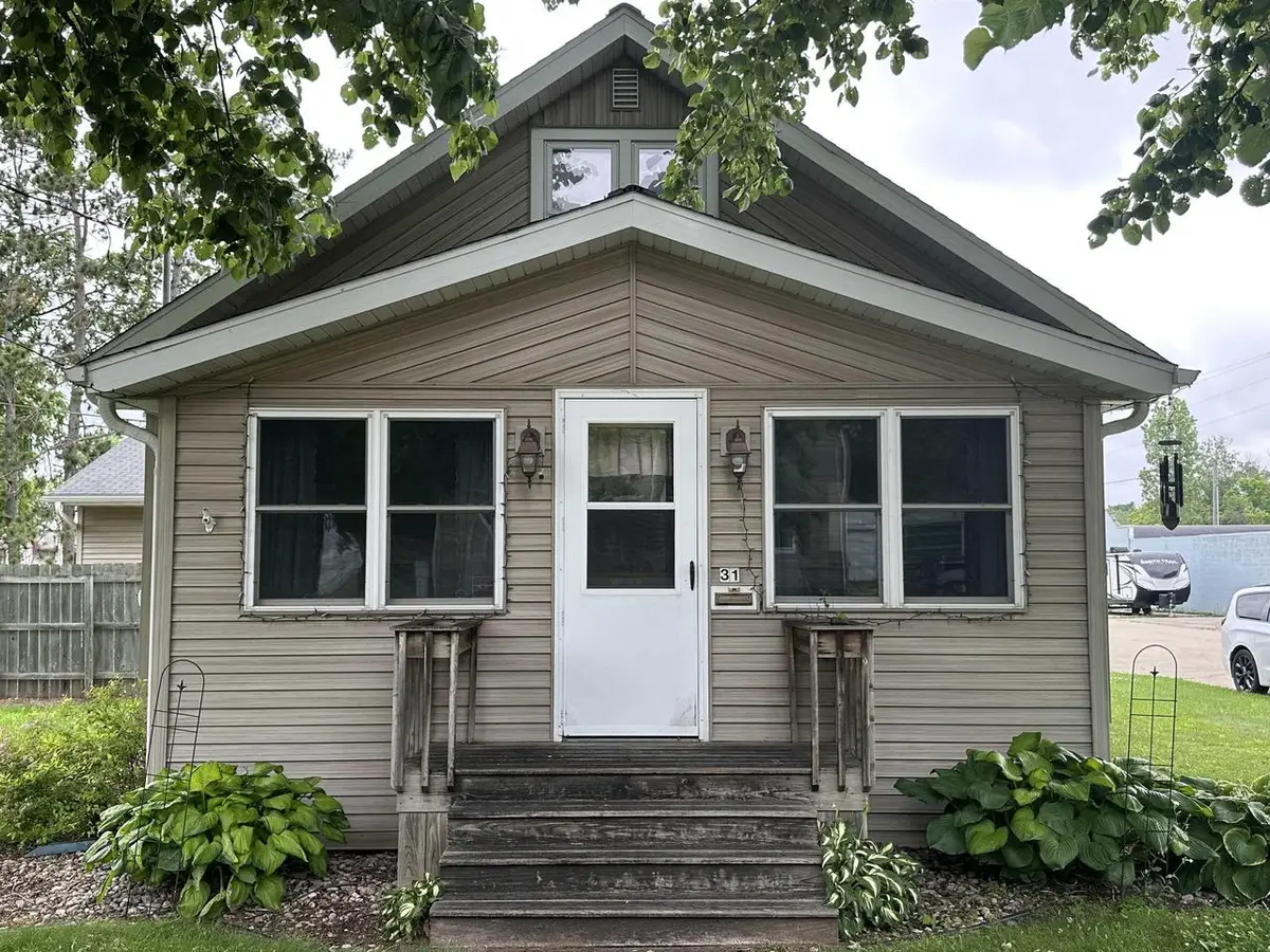 31 E 2ND STREET, Clintonville, WI 54929 - #1