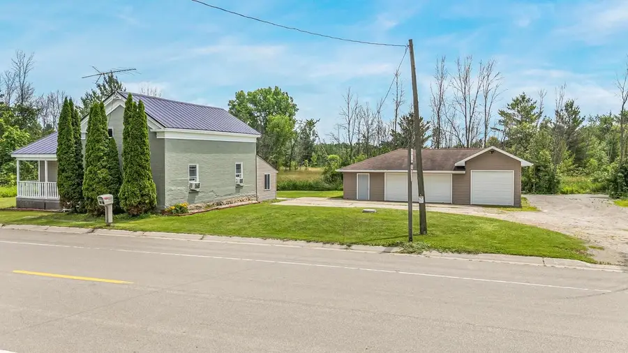 7683 COUNTY ROAD II, Fremont, WI 54940 - #2